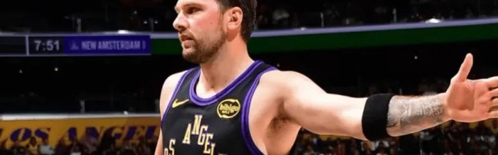 爱游戏入口-胜骑士发布会！雷迪克爆赞东詹，解析三月15胜2负，展望下场雷霆|詹姆斯|俄克拉荷马雷霆队|克利夫兰骑士队|JJ-雷迪克|卢卡-东契奇_新浪体育_新浪新闻