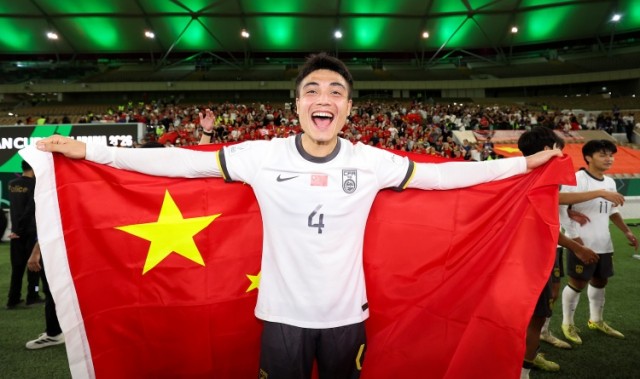 爱游戏入口-重生!吾米提江2024颅骨骨折 2025成海港首发中卫 2026冲击U23冠军