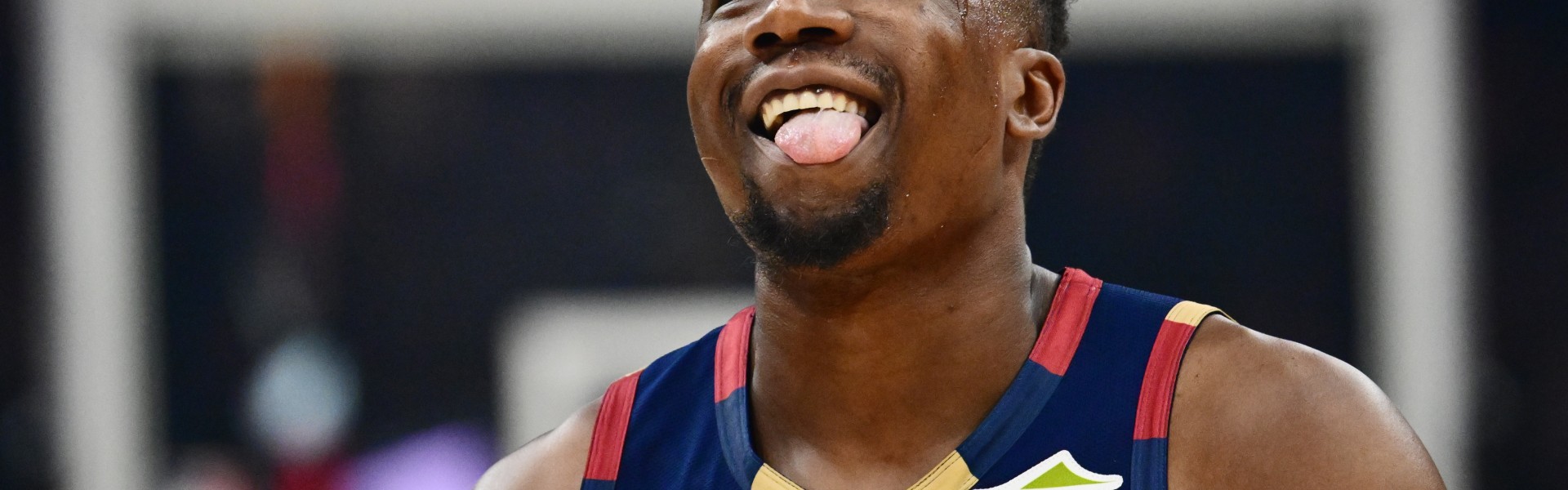 爱游戏平台-哈登：拖布总是准备充分 他不上场的时候还会做额外的体能训练